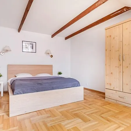 Old Town Apartment With 3 Bedrooms By Urban Rent Vilnius Exterior photo