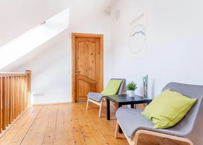 Old Town Apartment With 3 Bedrooms By Urban Rent