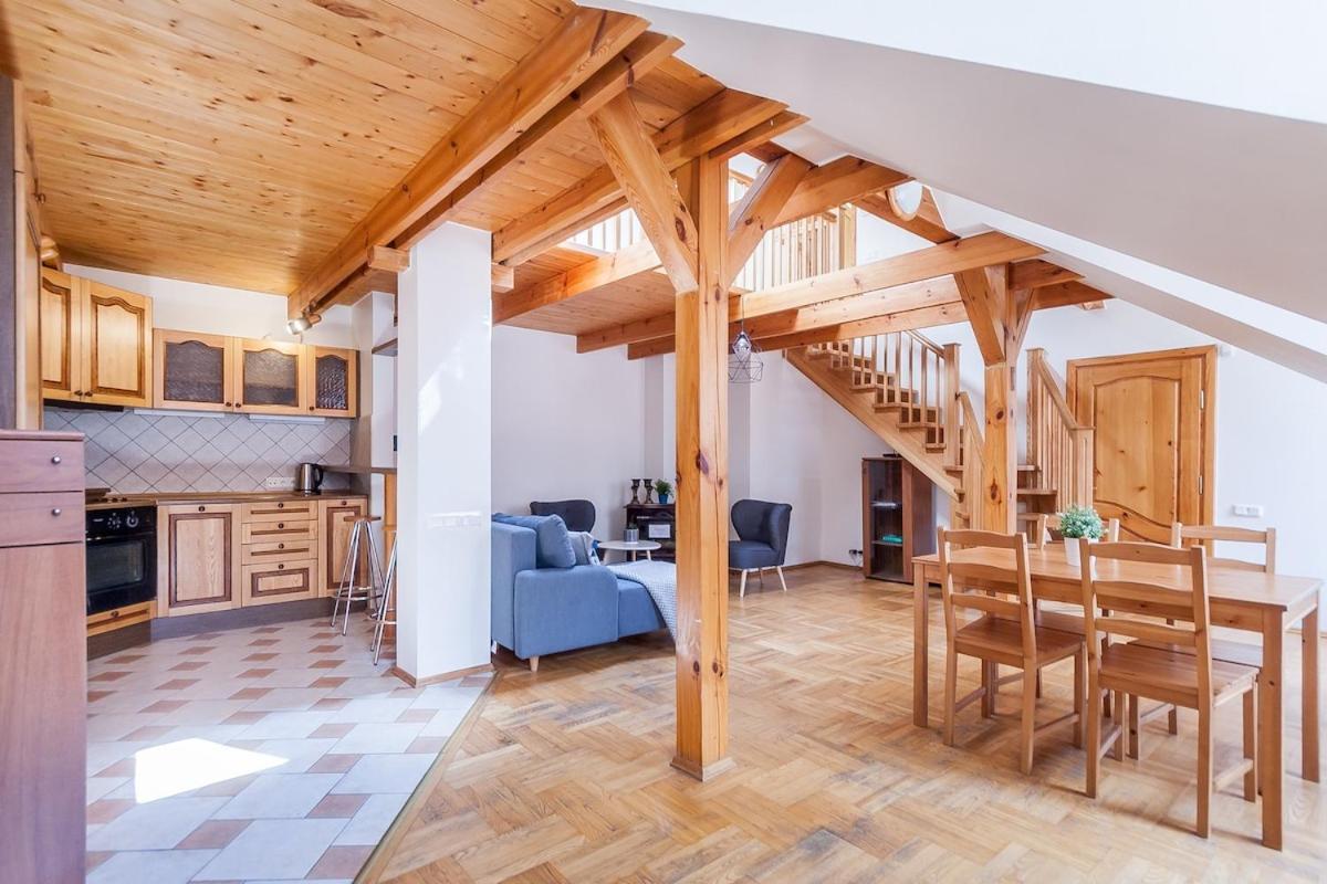 Old Town With 3 Bedrooms By Urban Rent Lägenhet *